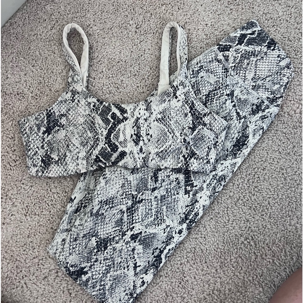 Alo Yoga Set